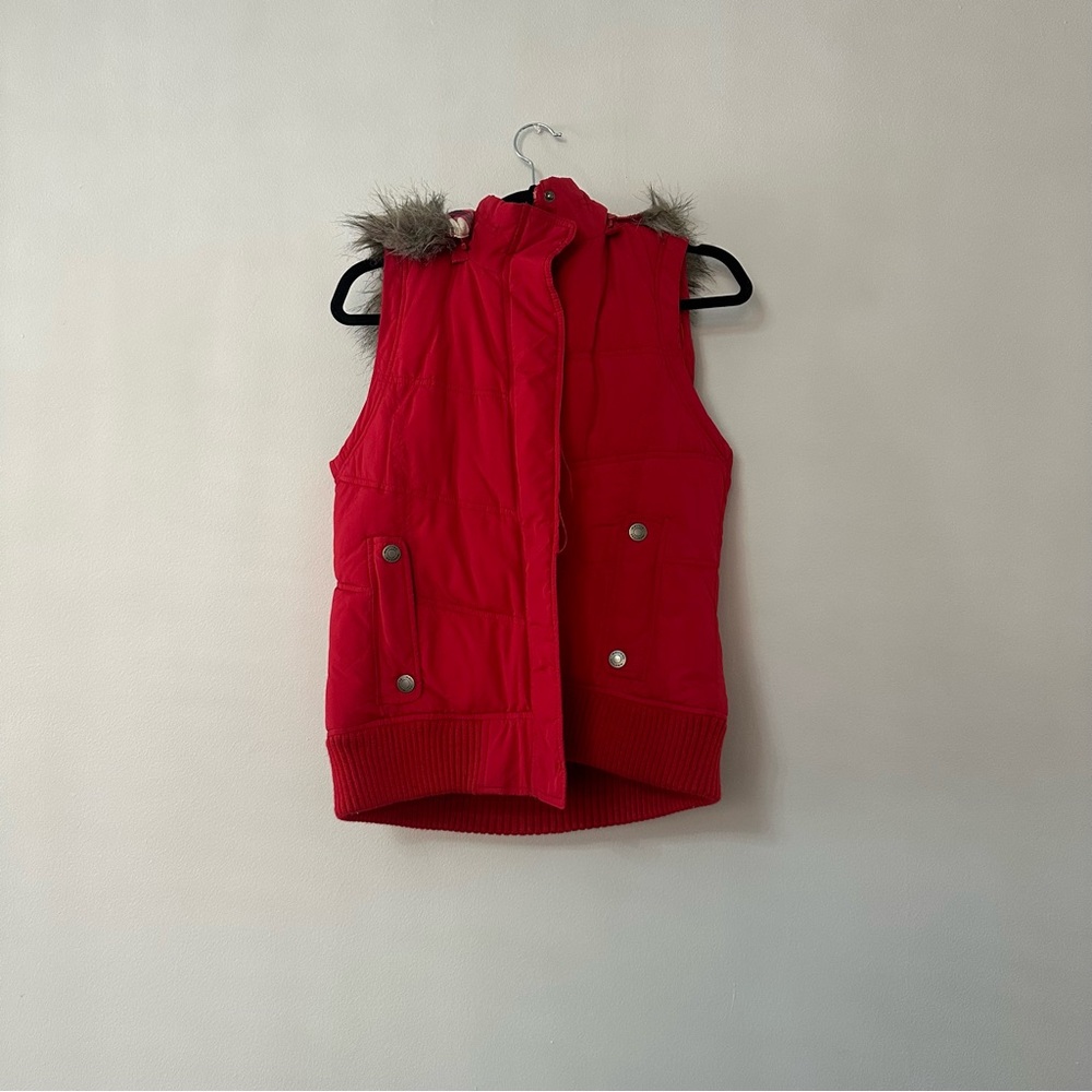 RED Faux fur Trim puffer vest